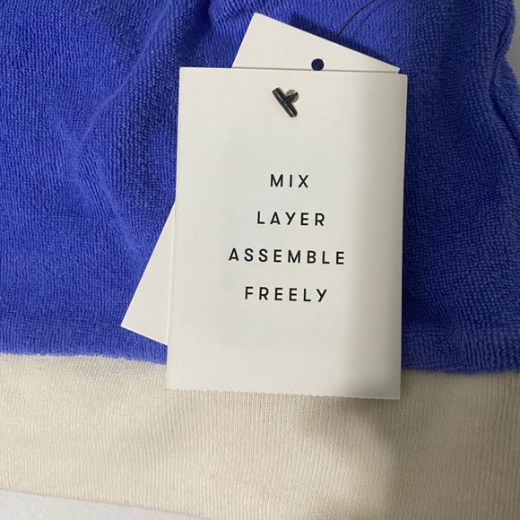 Free Assembly Two Piece Set - Picture 8 of 13